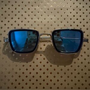 🆕 NEW Unisex UV400 Silver and Blue Reflective Sunglasses